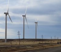 Photo: Ken Lund, Flickr. Wind Farm, Interstate 25 Between Pueblo and Walsenburg, Colorado (cropped for height). https://www.flickr.com/photos/kenlund/15835171957